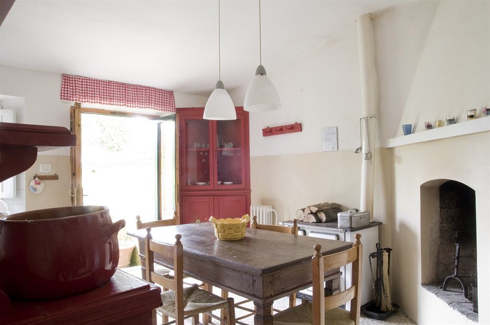 Fattoria Di Bacchereto - Guest House Екстериор снимка